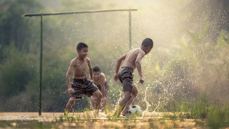 Mengenang Masa Kecil Penuh Kebahagiaan