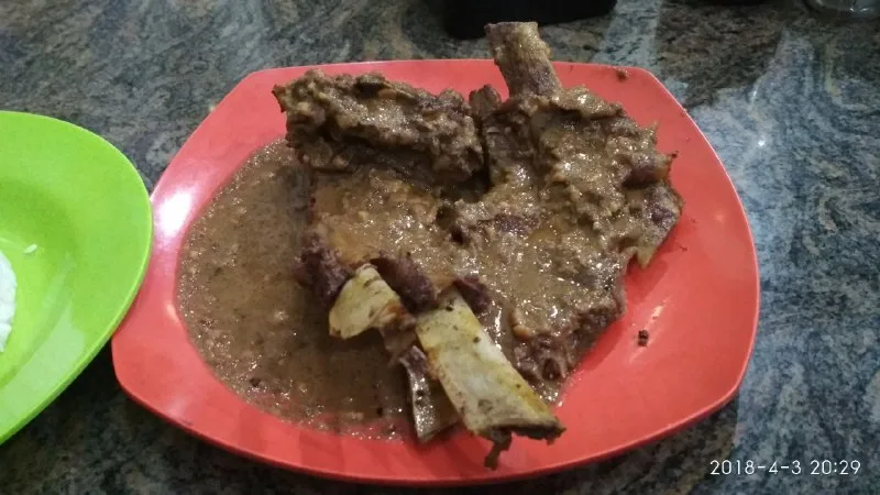 Menikmati Konro Karebosi Khas Makassar