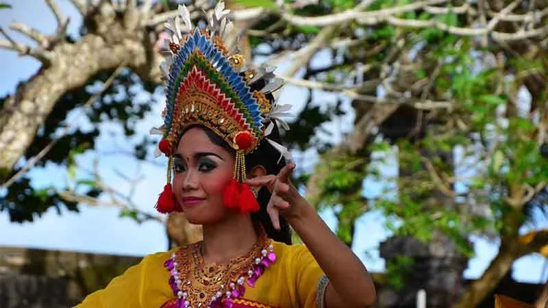 Keren, Bali Menerapkan Hari Busana Adat Setiap Kamis