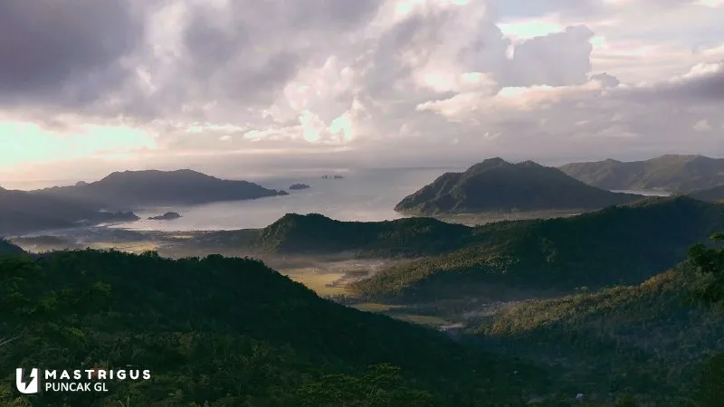 Puncak GL (Gunung Lanceng) Saat Sunset dan Sunrise